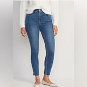 Old Navy extra high-waisted Rockstar super skinny jean